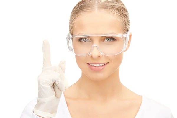 Donna con occhiali e guanti protettivi — Foto Stock