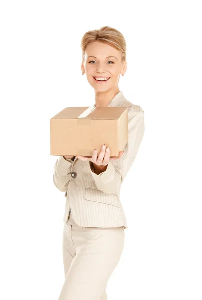 Empresária atraente com caixa de papelão — Fotografia de Stock
