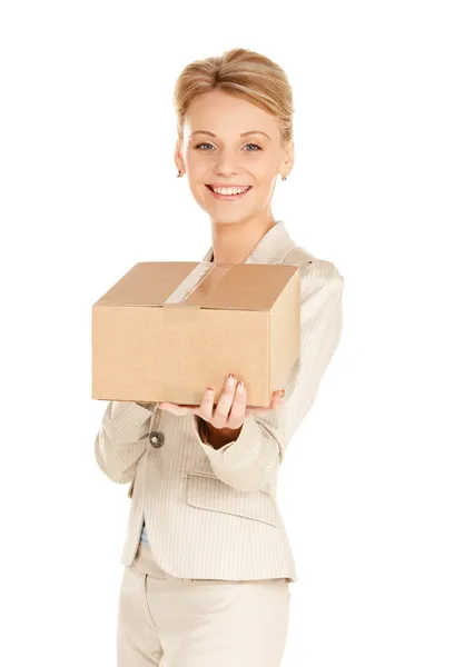 Atractiva empresaria con caja de cartón —  Fotos de Stock