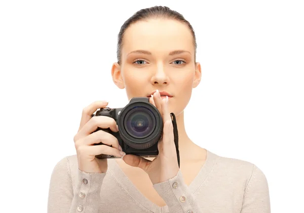 Digital fotoğraf makinesi ile genç kız — Stok fotoğraf