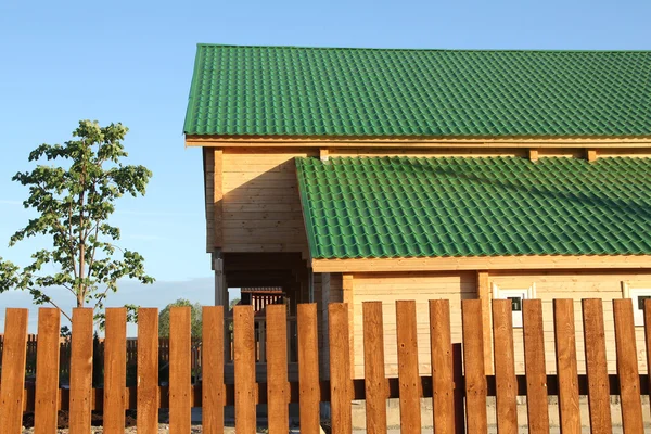 Зеленая крыша — стоковое фото