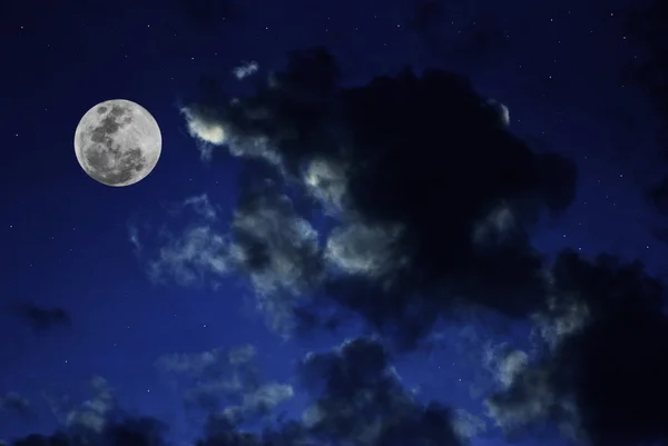 Nice full moon in the night sky — Stock Photo, Image