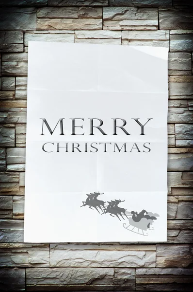 La feliz palabra de Navidad en el papel arrugado — Foto de Stock