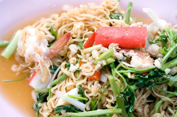 Stile tailandese nativo d'insalata di mescolanza di Noodle — Foto Stock