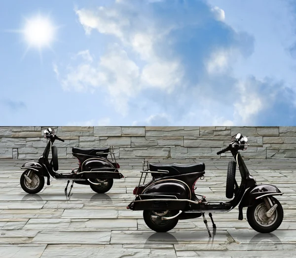 黒 vintqage バイクを飾る石の道 — ストック写真