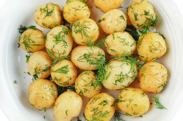 Картофель с укропом — стоковое фото