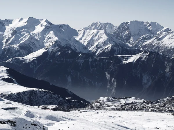 雪盖的山 — 图库照片