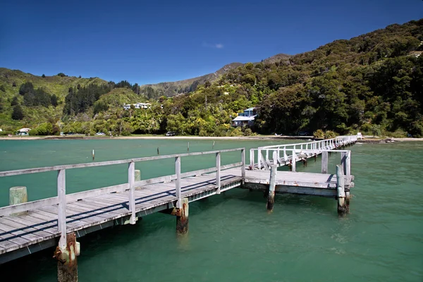Landing stage in the Marlborough Sounds — Stock Photo, Image