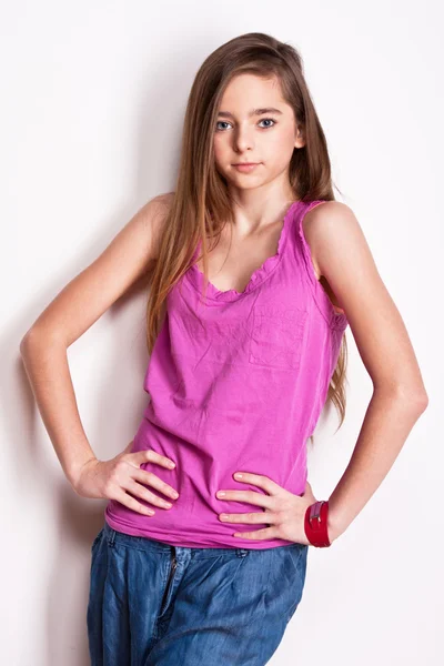 Joven modelo adolescente en estudio — Foto de Stock