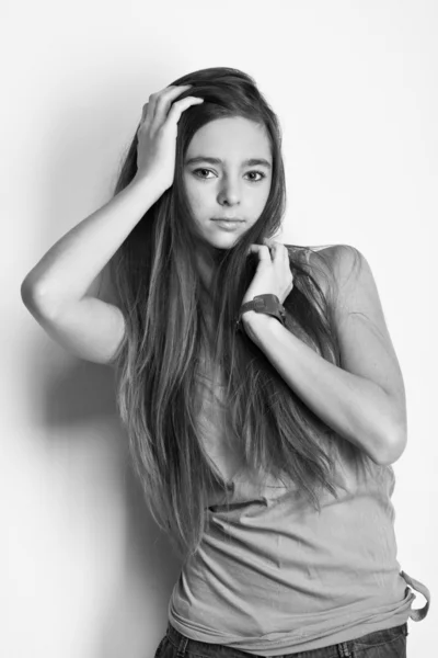 Jovem modelo adolescente em estúdio — Fotografia de Stock