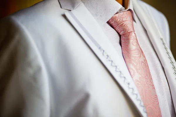 Damat kravat ayarla — Stok fotoğraf