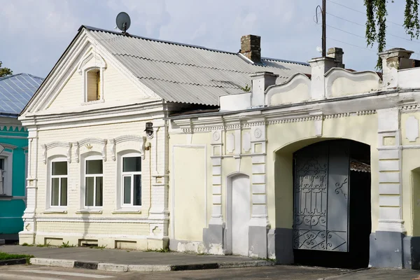 House with a gate in the province in Russia — Stok fotoğraf
