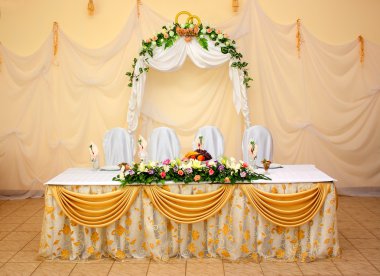 A table for the newlyweds clipart