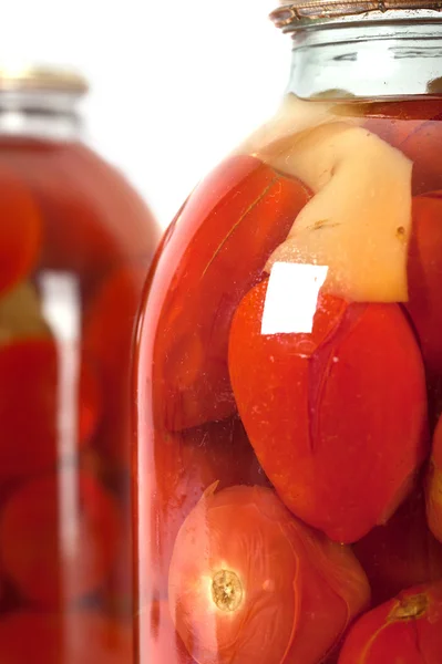 Tomates rouges dans un bocal en verre — Photo