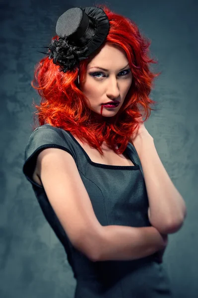 Muhteşem redhead kadın kapalı — Stok fotoğraf