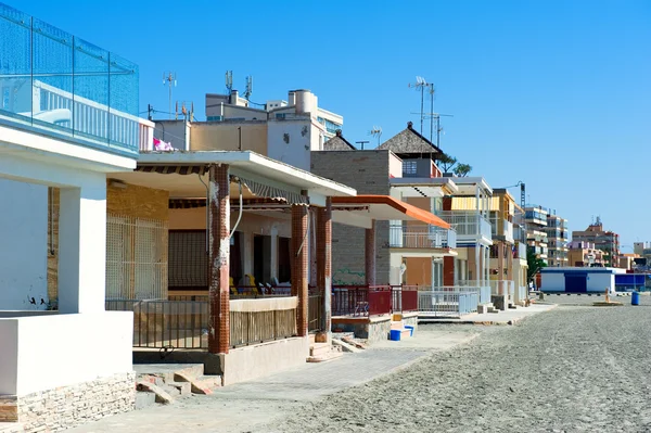 Prédios de apartamentos perto do mar em Santa Pola, Espanha — Fotografia de Stock