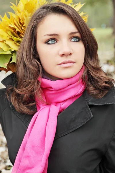 Дівчина з шарфом — стокове фото