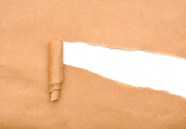 Kahverengi paket kağıdı yırtılmış — Stok fotoğraf