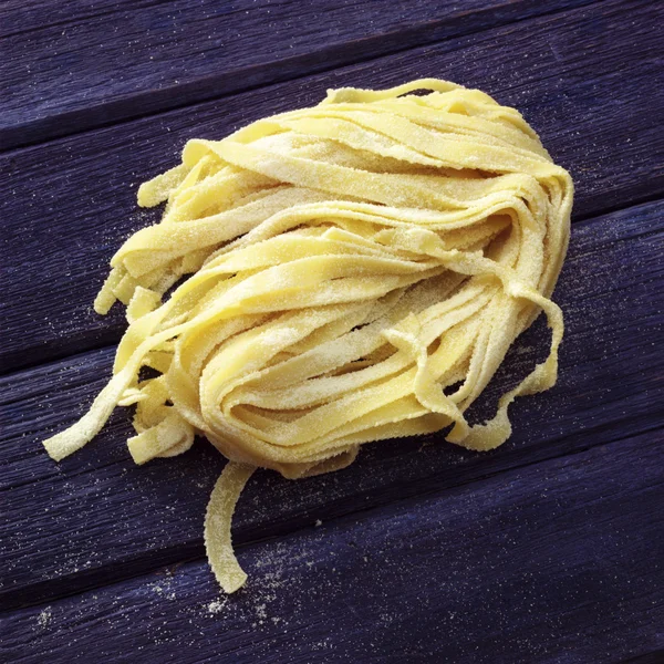 Świeże pasta do tagliatelle — Zdjęcie stockowe