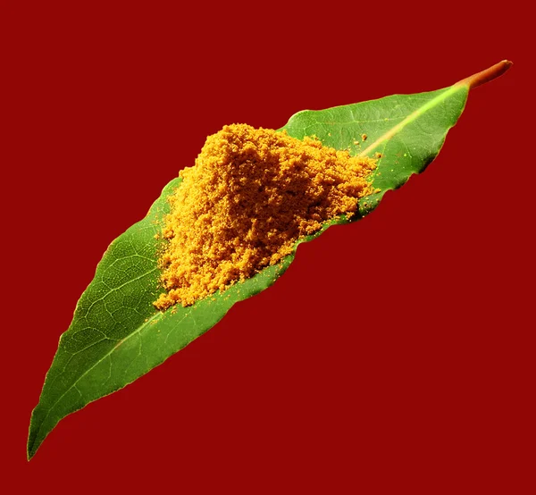 Curry em uma folha verde — Fotografia de Stock