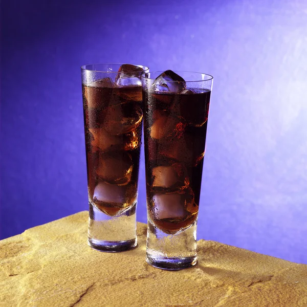 Кока-колу со льдом — стоковое фото