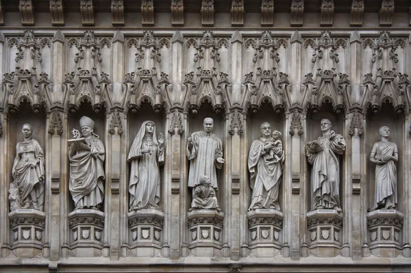 Westminster Abbey facade statues — Stock Photo, Image