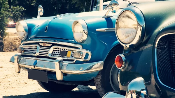 Vista frontal del coche clásico vintage — Foto de Stock