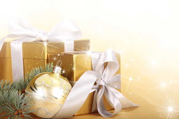 Gold gifts — Stock Photo, Image