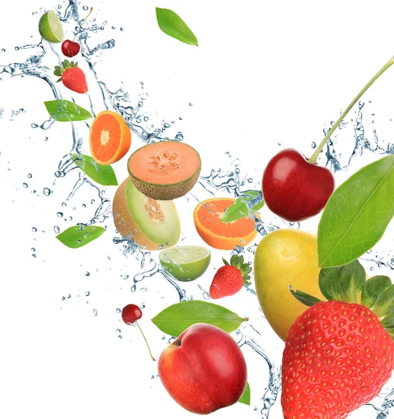 Frutas frescas em movimento — Fotografia de Stock