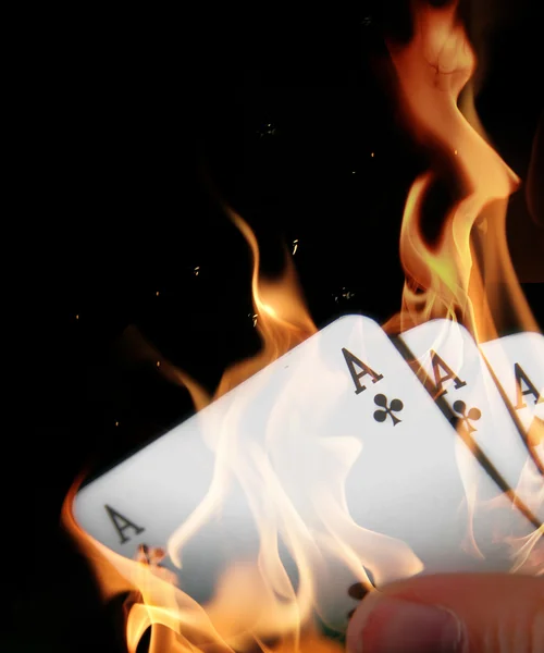 Cartões em chamas — Fotografia de Stock