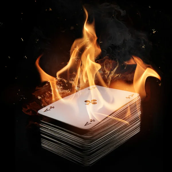 Cartões em chamas — Fotografia de Stock