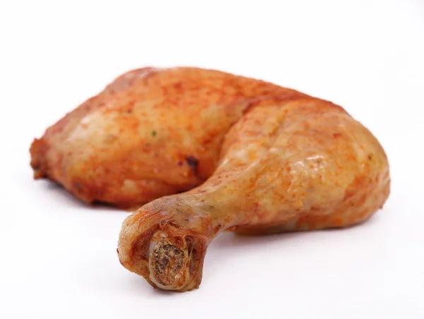 白で隔離される鶏の脚 — ストック写真