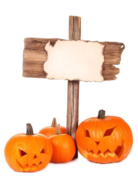 Abóboras de Halloween com cartaz de madeira — Fotografia de Stock
