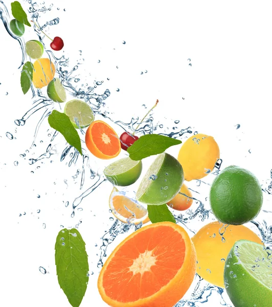 Fructe proaspete în mișcare — Fotografie, imagine de stoc