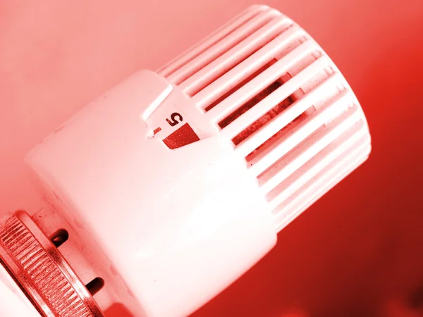 Radiador de aquecimento com regulador — Fotografia de Stock