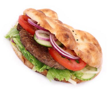 Döner kebap sandviç üzerine beyaz izole