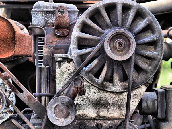古いさびたエンジン — ストック写真