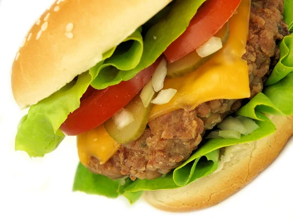 Cheeseburger auf weißem Hintergrund — Stockfoto