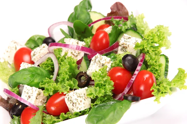 Griekse salade over Wit — Stockfoto