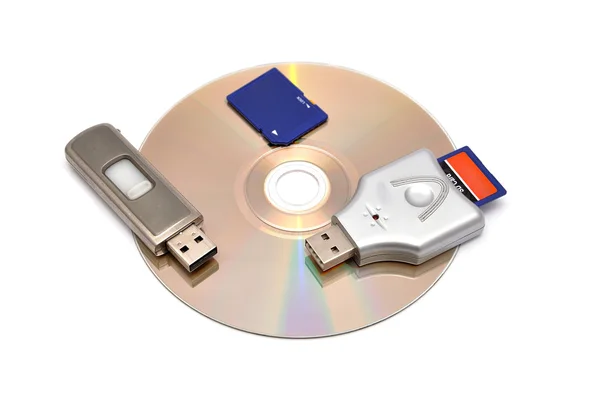 Lector de tarjetas, unidad flash USB y tarjeta de memoria — Foto de Stock