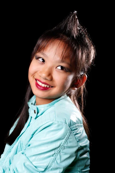 Asiatisk tjej med en tofs av hår på huvudet — Stockfoto