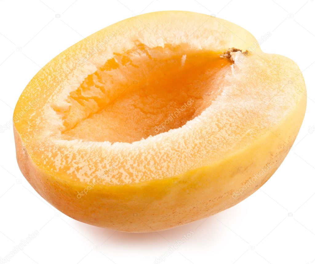 Slice apricots