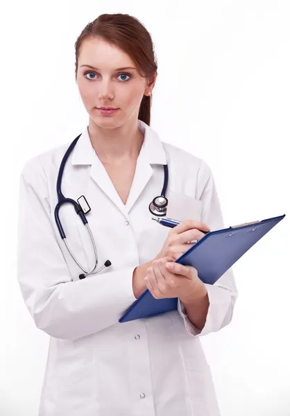 Arts voltooiing op medische kaart. geïsoleerd op een witte pagina — Stockfoto