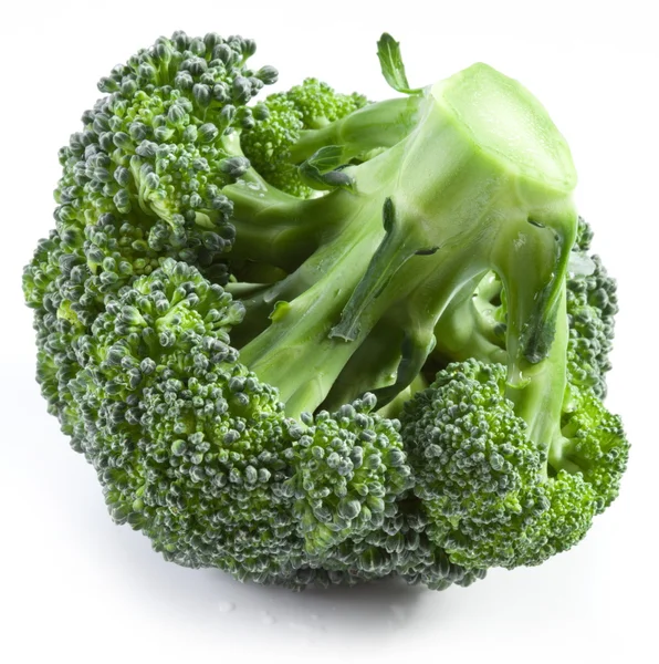 Brokkoli auf einem weißen — Stockfoto
