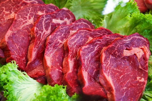 Carne em vetrina — Fotografia de Stock
