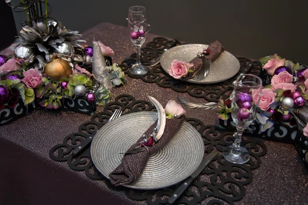 Decoratie op kerst tafel — Stockfoto