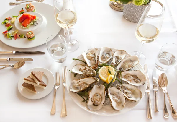 Luxury seafood table — Stock Photo, Image