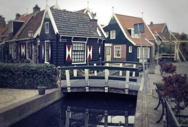 Старая типичная голландская деревня — стоковое фото