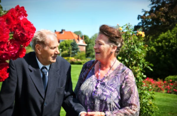 stock image Old couple in garden