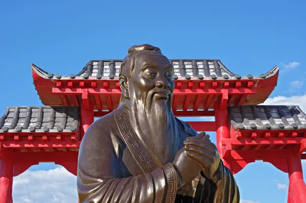 Statua del saggio orientale in meditazione — Foto Stock
